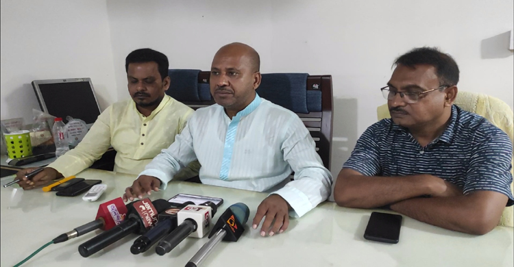 উপদেষ্টাকে হুংকার দিলেন বাংলাদেশ ইট প্রস